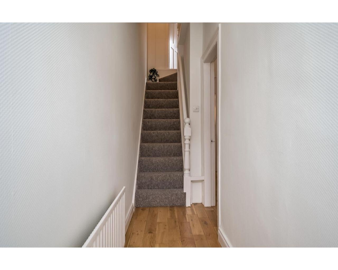 Central Belfast Apartments Chic Luxe R&R Exterior foto